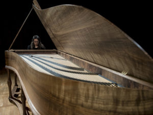 Lea Suter am Cembalo